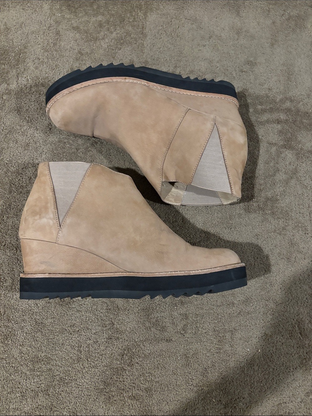 Eileen Fisher Tan Suede Wedge Chelsea Booties - Size 9.5 - Picture 6 of 8